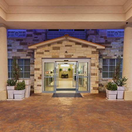 Holiday Inn Express & Suites Brady By Ihg Ngoại thất bức ảnh