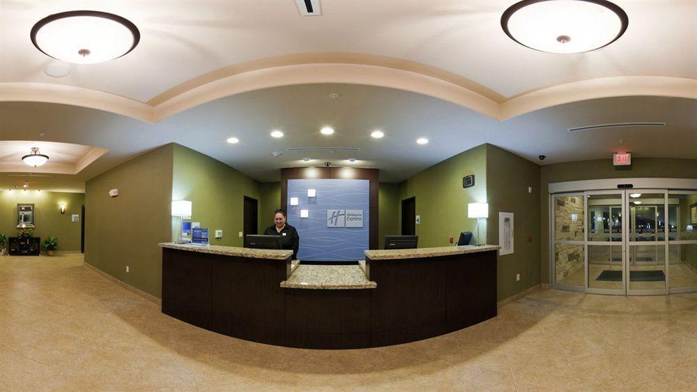 Holiday Inn Express & Suites Brady By Ihg Ngoại thất bức ảnh
