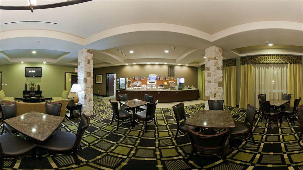 Holiday Inn Express & Suites Brady By Ihg Ngoại thất bức ảnh