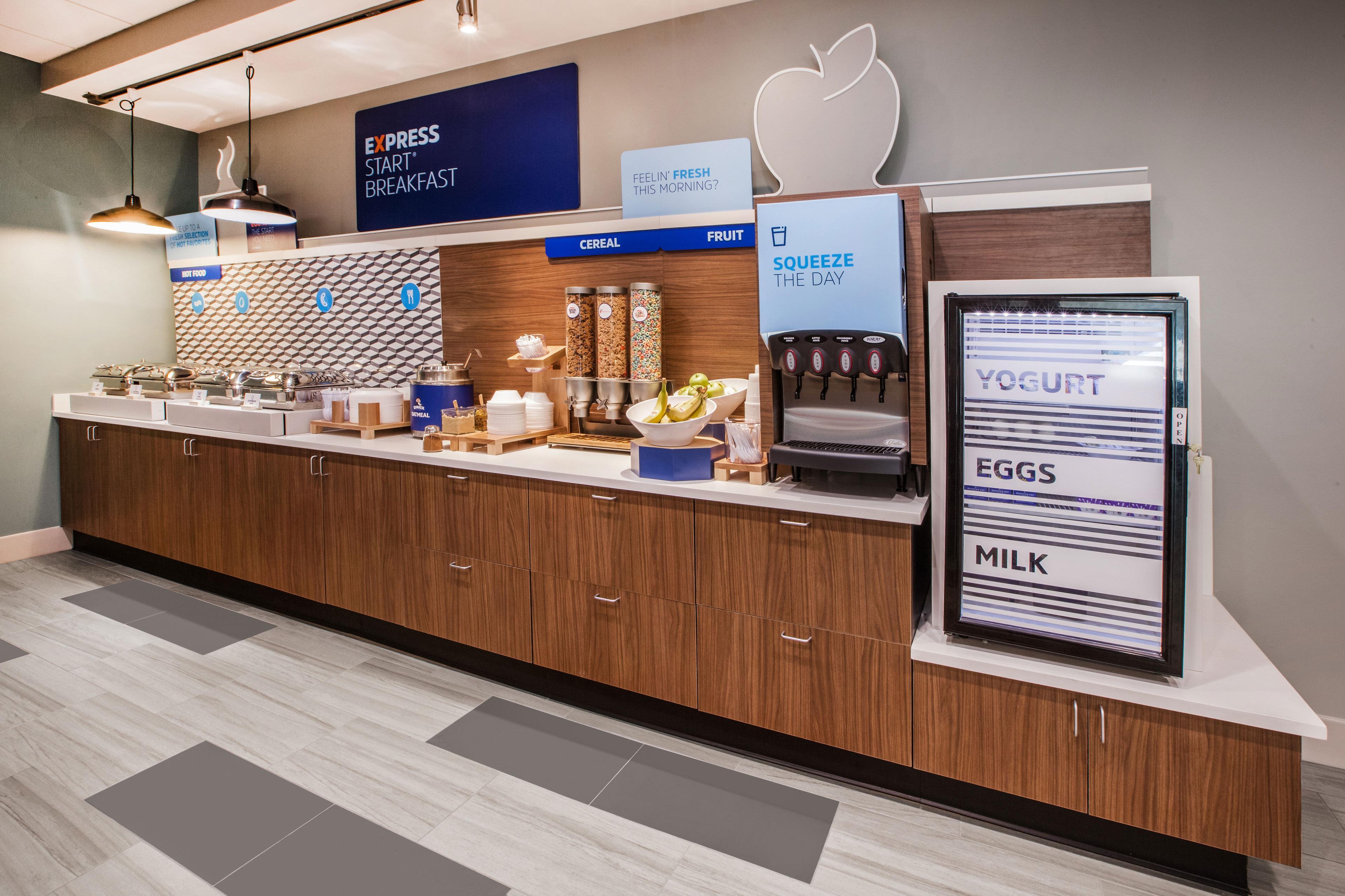Holiday Inn Express & Suites Brady By Ihg Ngoại thất bức ảnh