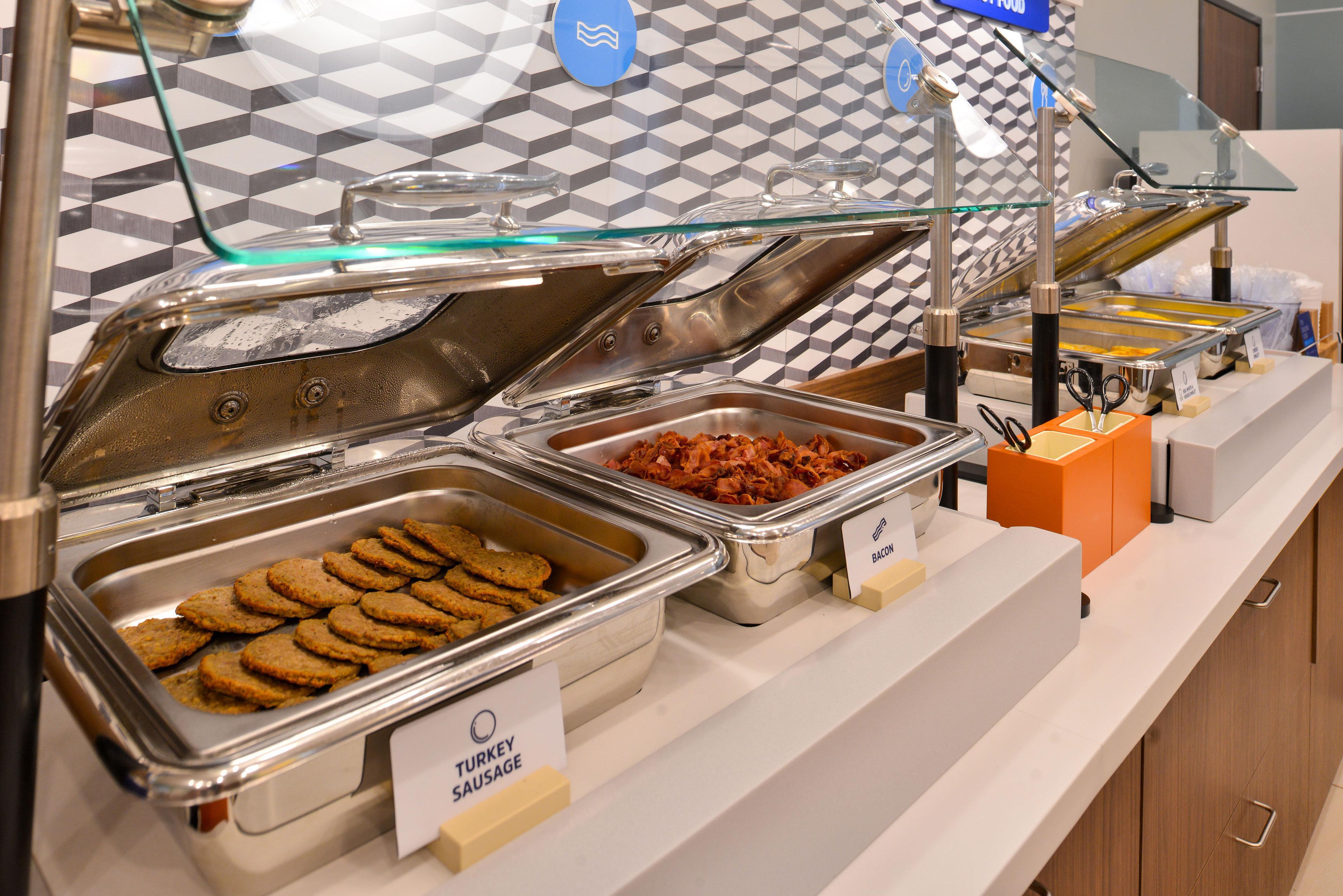 Holiday Inn Express & Suites Brady By Ihg Ngoại thất bức ảnh
