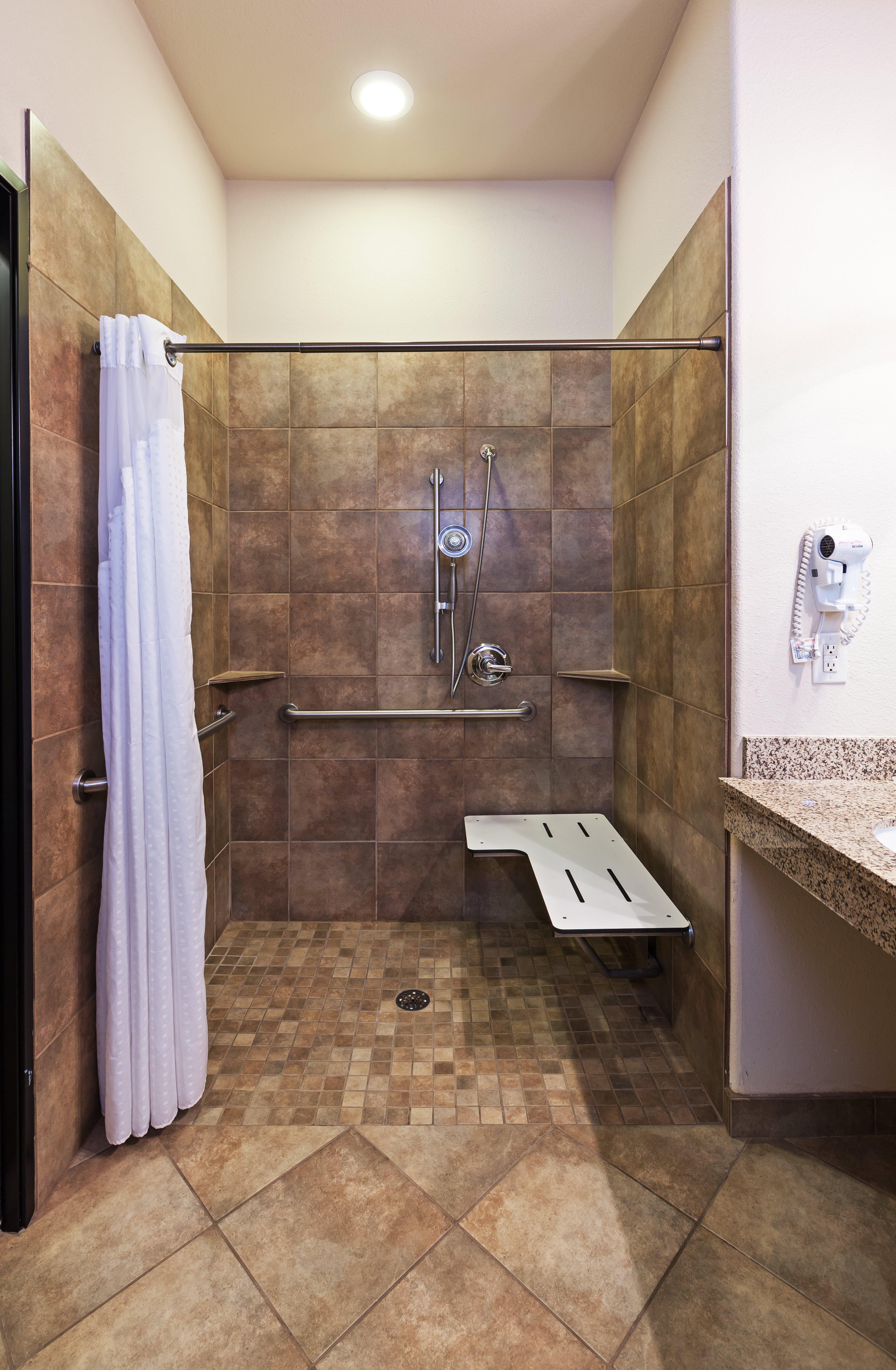 Holiday Inn Express & Suites Brady By Ihg Ngoại thất bức ảnh