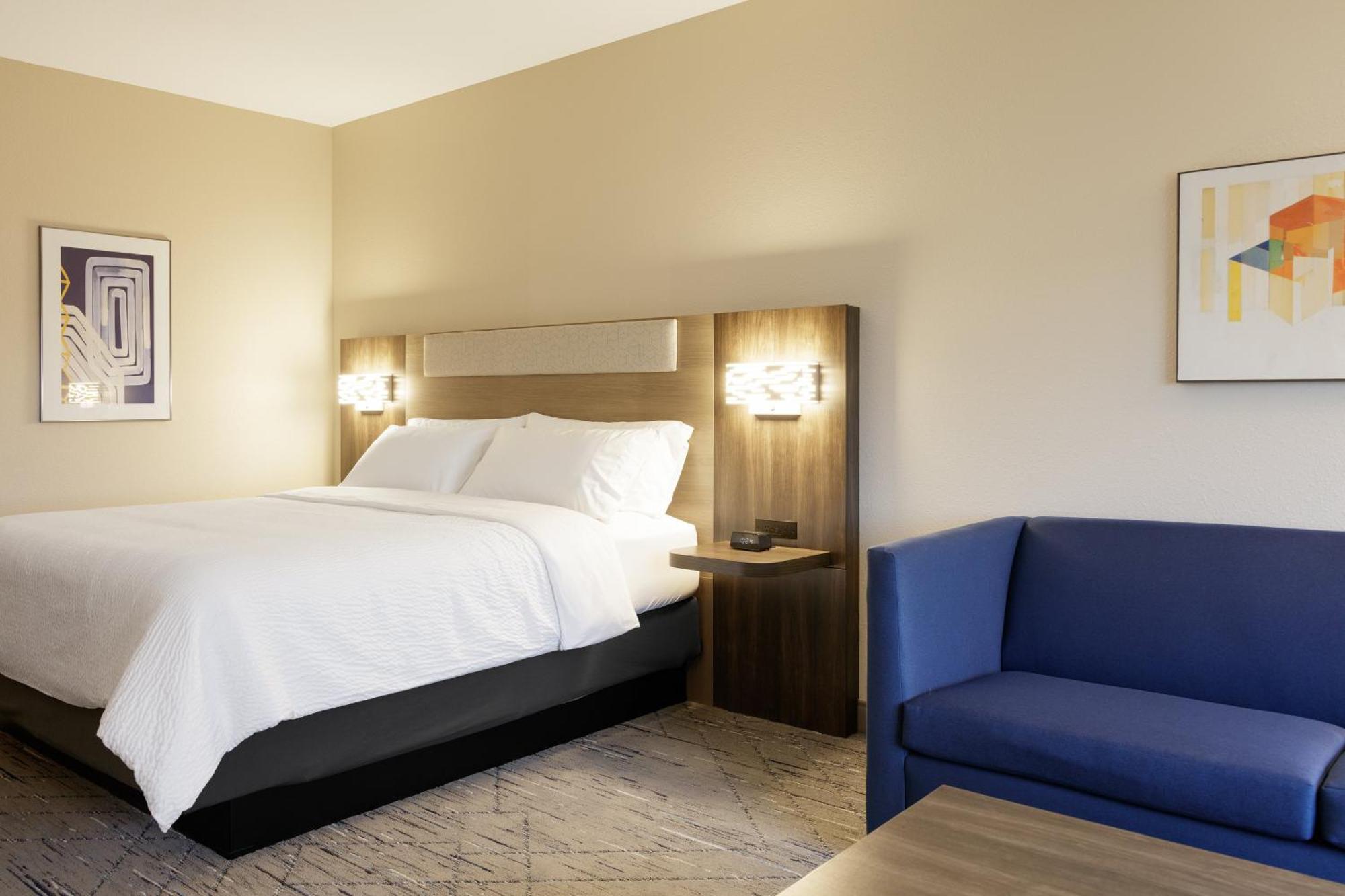 Holiday Inn Express & Suites Brady By Ihg Ngoại thất bức ảnh