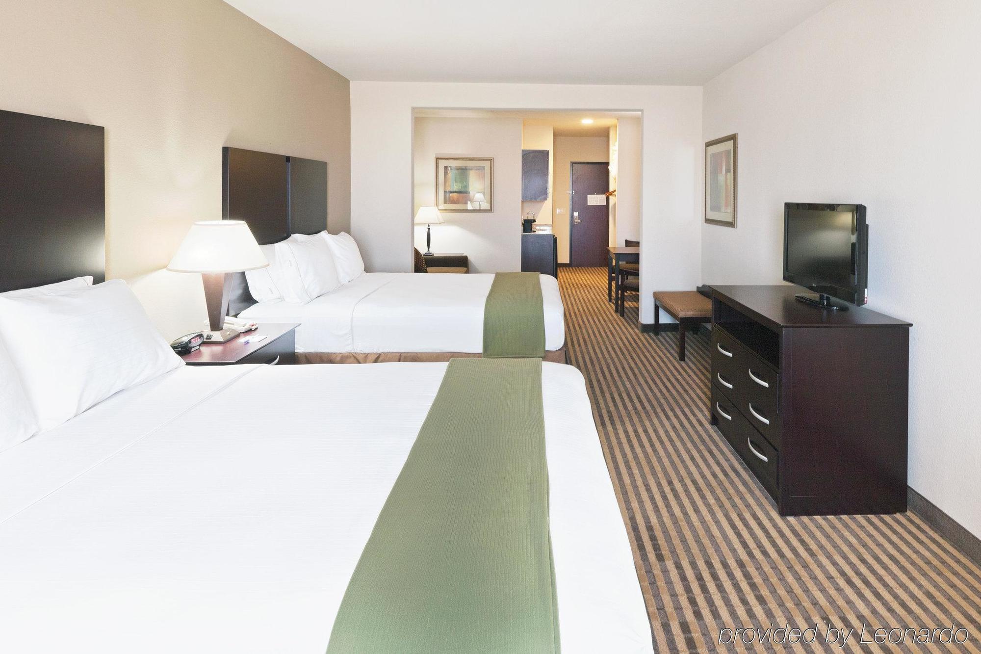 Holiday Inn Express & Suites Brady By Ihg Phòng bức ảnh