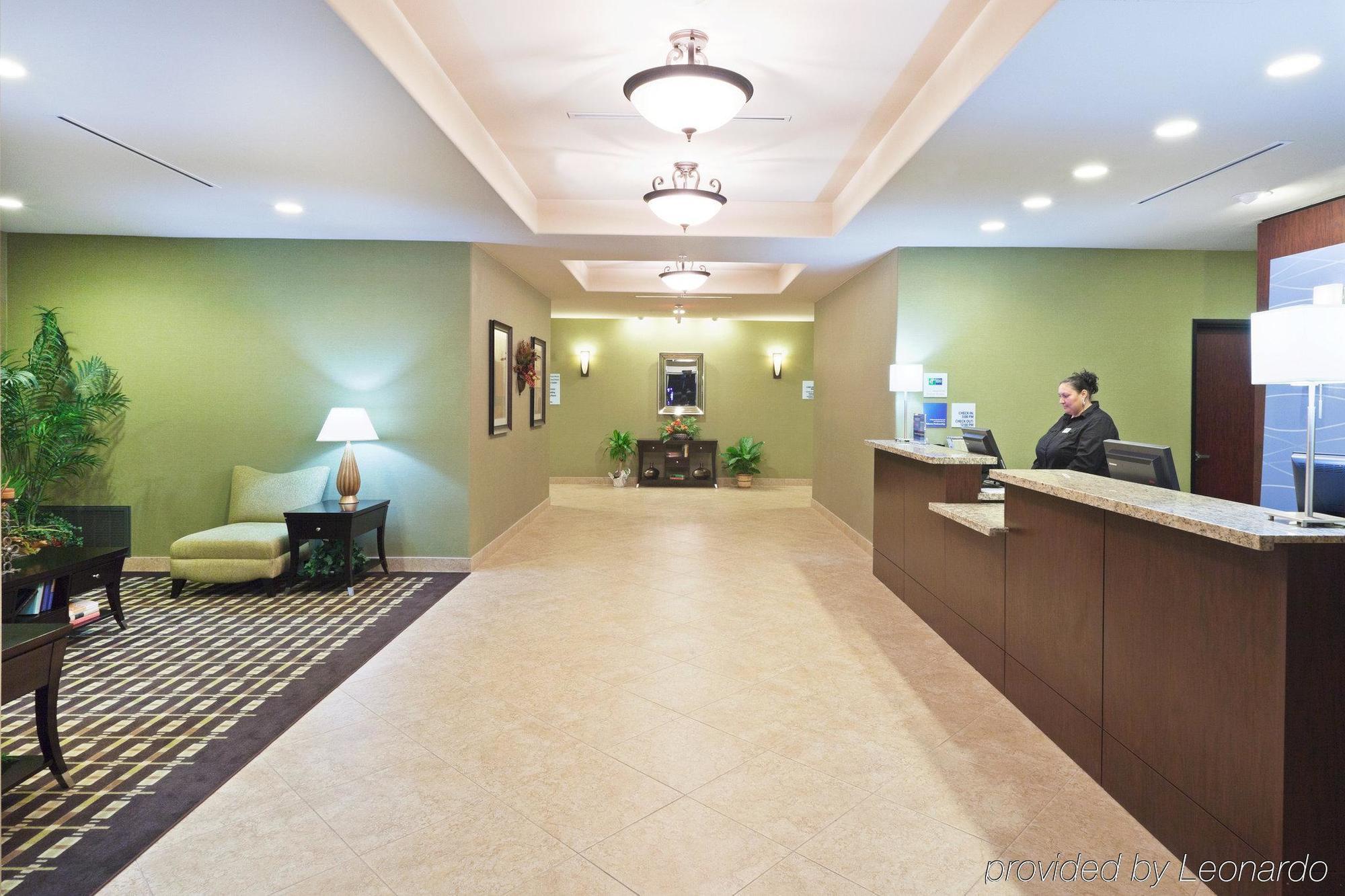 Holiday Inn Express & Suites Brady By Ihg Ngoại thất bức ảnh