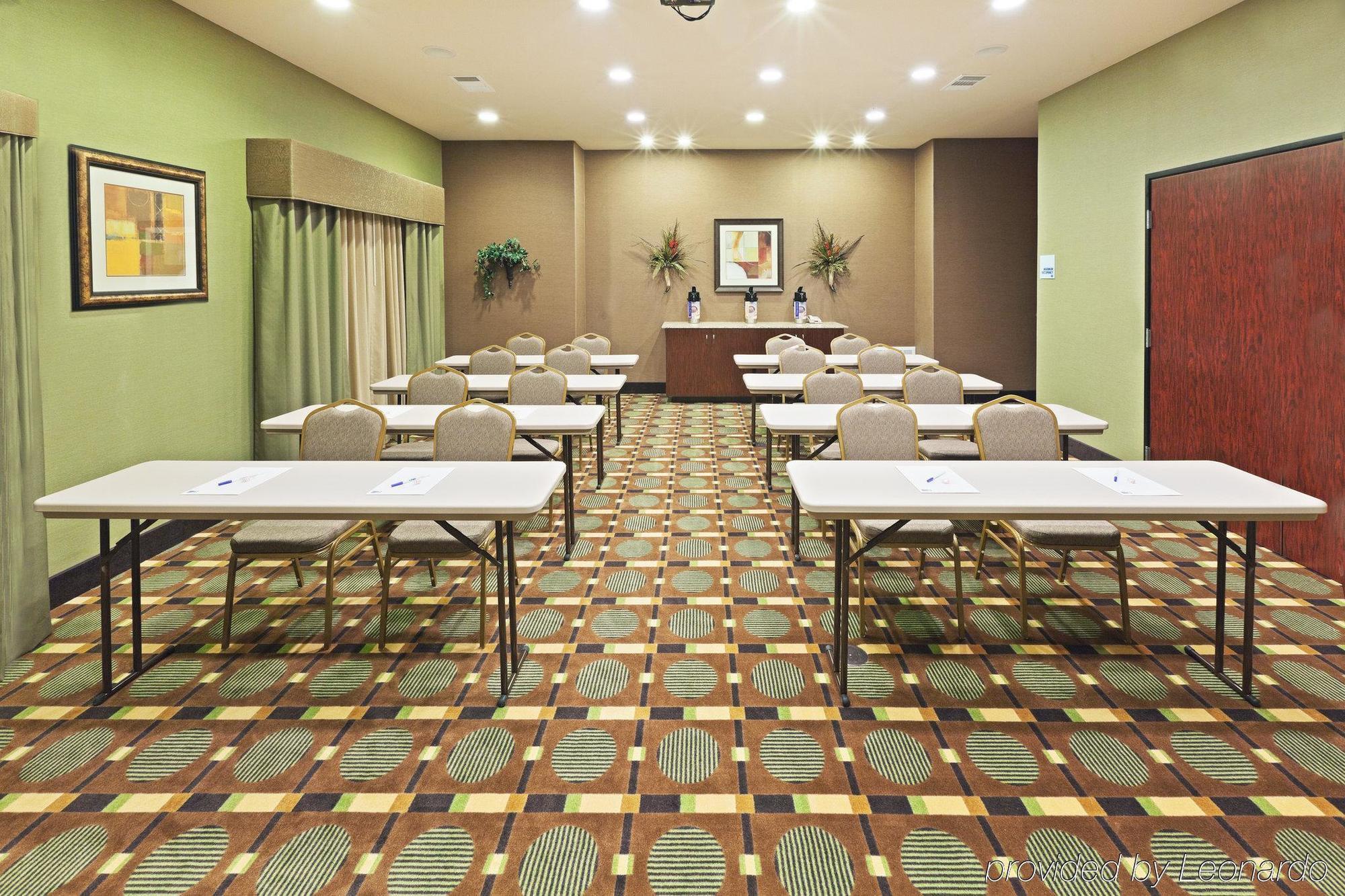 Holiday Inn Express & Suites Brady By Ihg Tiện nghi bức ảnh