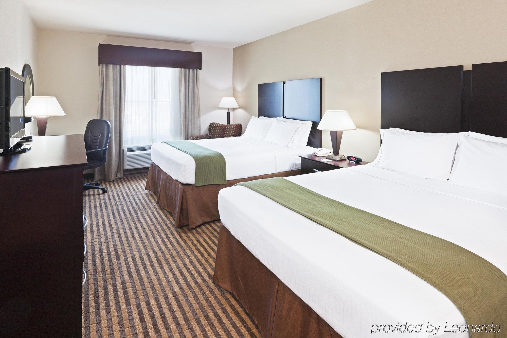 Holiday Inn Express & Suites Brady By Ihg Phòng bức ảnh