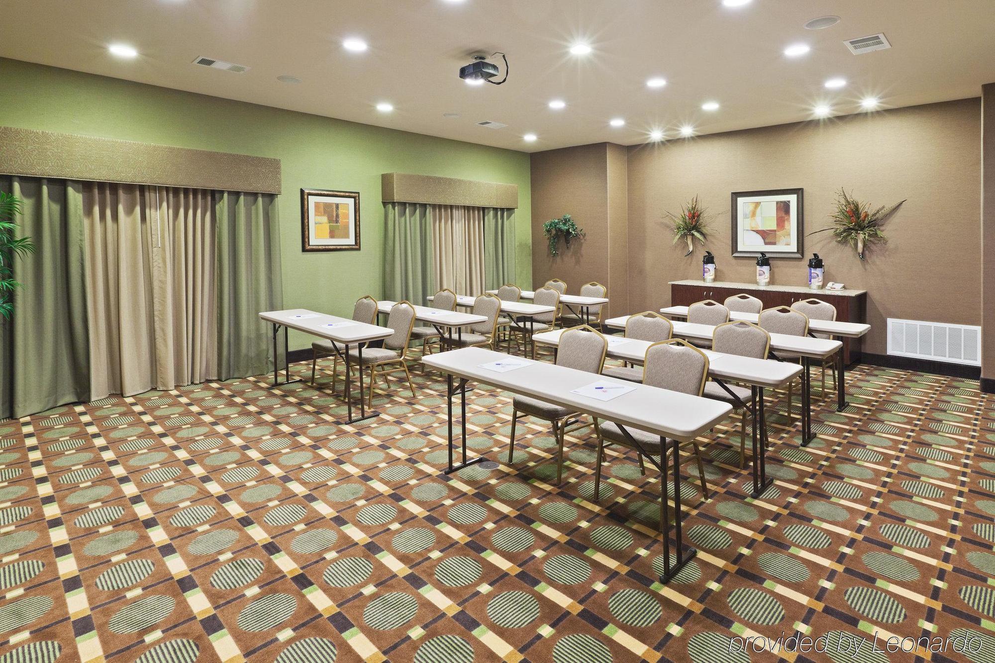 Holiday Inn Express & Suites Brady By Ihg Tiện nghi bức ảnh